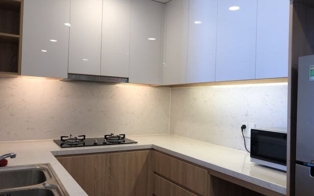 Sunrise City Alms Luxury Apartment