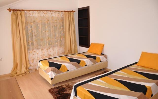 Roza Apartments
