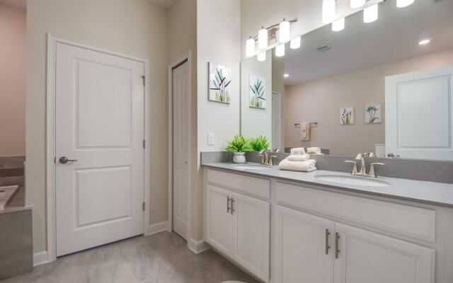 1670 Moonvalley Drive