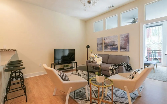 Sunny Arts/warehouse District Suites by Sonder