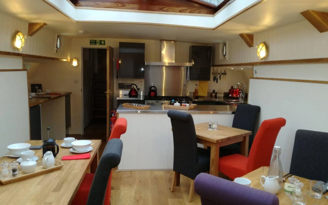 Hotel Barge Waternimf