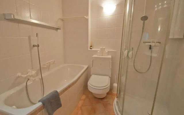 Apartment Lora