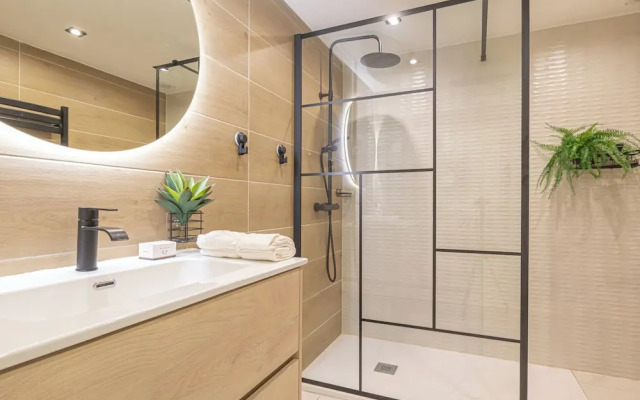 Puerto Banus Near La Sala By The Sea