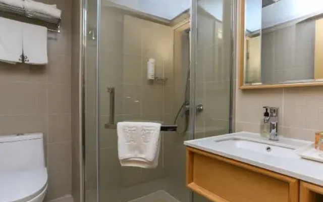 Home Inn Huaxuan Collection (Lu'an High-speed Railway Station)