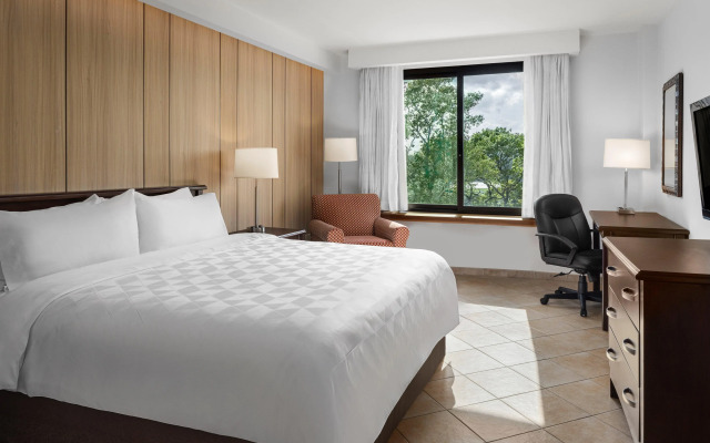 Holiday Inn Panama Canal by IHG