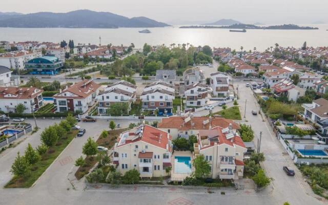 Sahile Yakın Havuzlu Villa 6+2 kişilik
