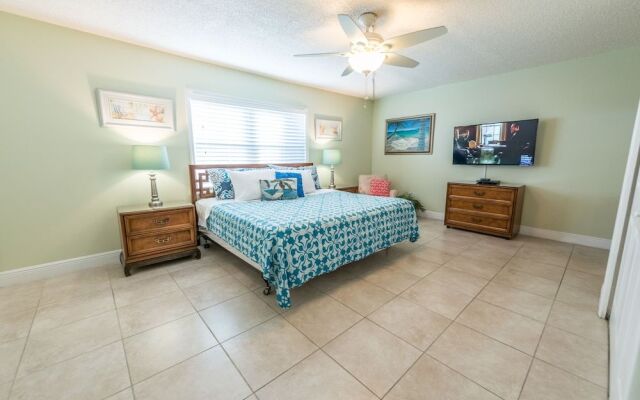 Cocoa Beach Club by Happy Palm Stays