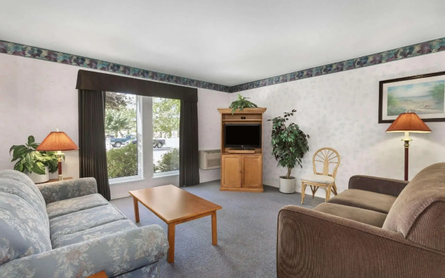 Comfort Inn Westside-Kelowna