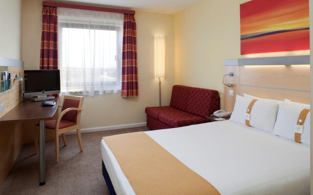 Holiday Inn Express London - Newbury Park, an IHG Hotel