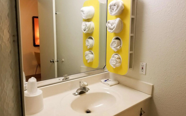 Motel 6 Normal, IL - Bloomington Area