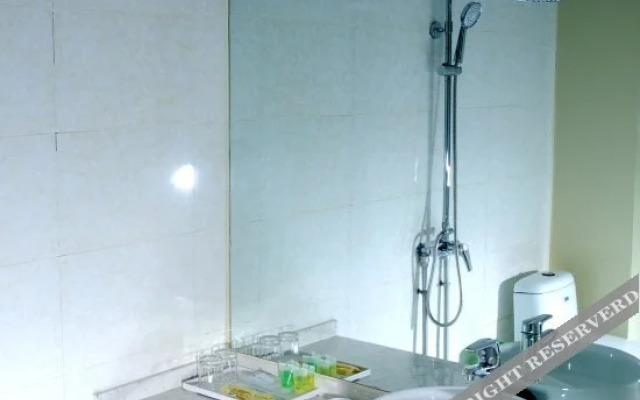 Yichuan Eddy Holiday Hotel