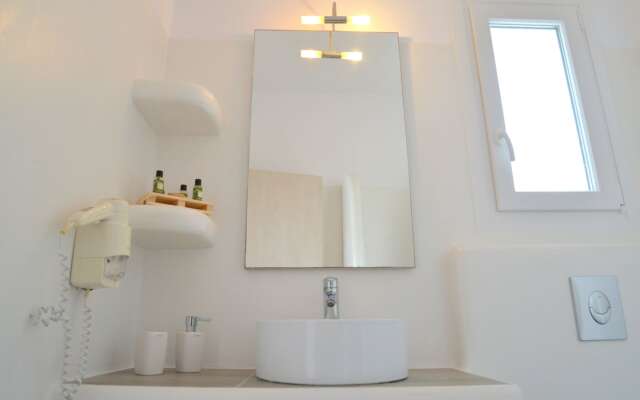 Hotel Glaronissia Rooms & Suites