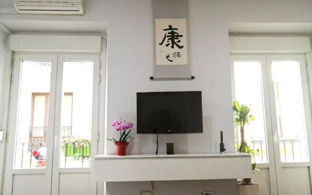 Studio in Madrid, With Wonderful City View, Balcony and Wifi