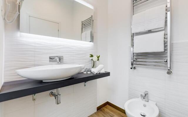 Opera Private Suites