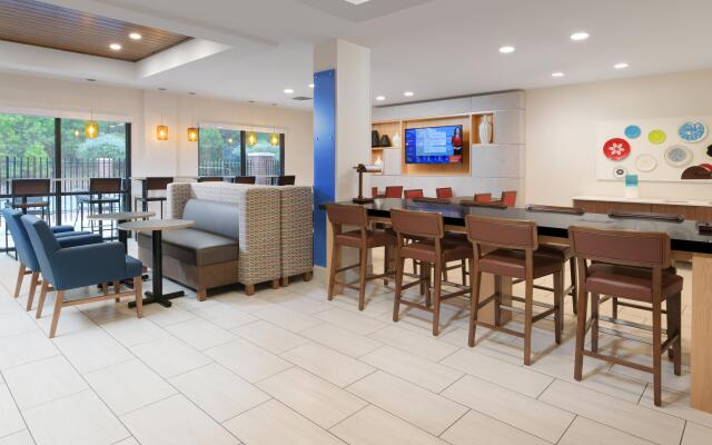 Holiday Inn Express Hotel & Suites Camden by IHG