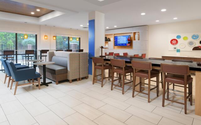 Holiday Inn Express Hotel & Suites Camden, an IHG Hotel