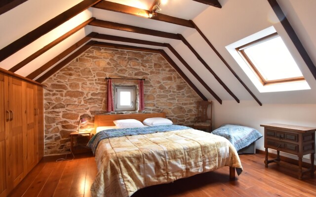 Cozy holiday home in Plogoff near the beach