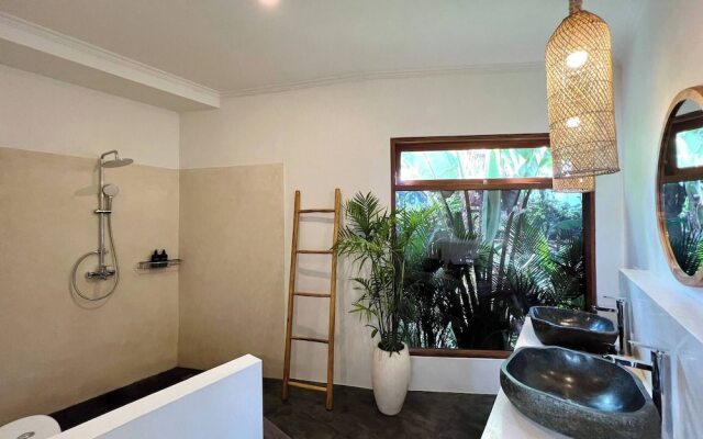 Casa Carolina Bali - Great 3 Bdr - Tumbak Bayuh Canggu