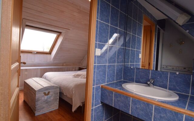 Modern Holiday Home in Hondschoote With Garden