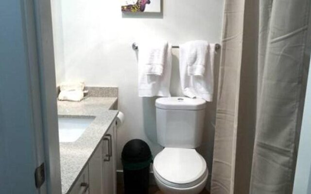 Pelicanstay in Burnaby Lake