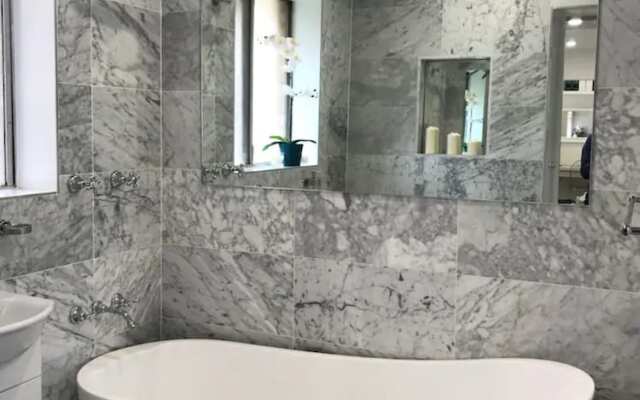 Freshly Renovated Apartment in the Heart of Bondi