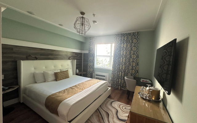 Maxines Dorset Catalina Hotel