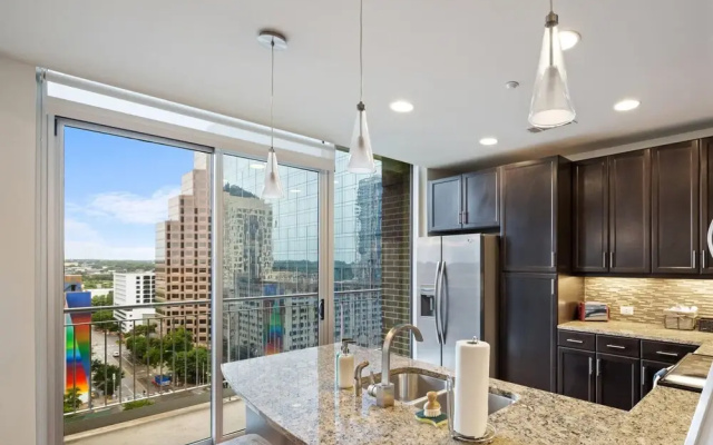 Austin Classy 1BD 1BA Apartment