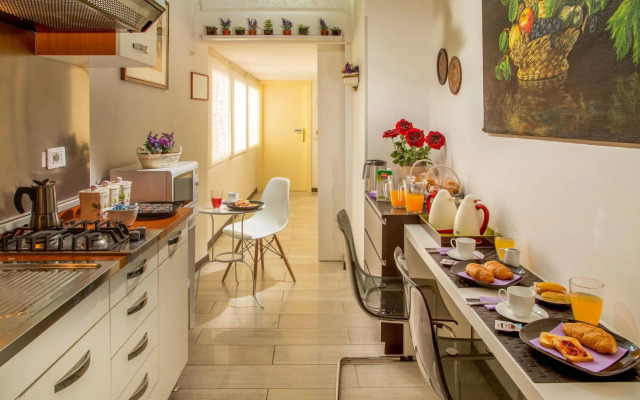 Roma Central Guest House