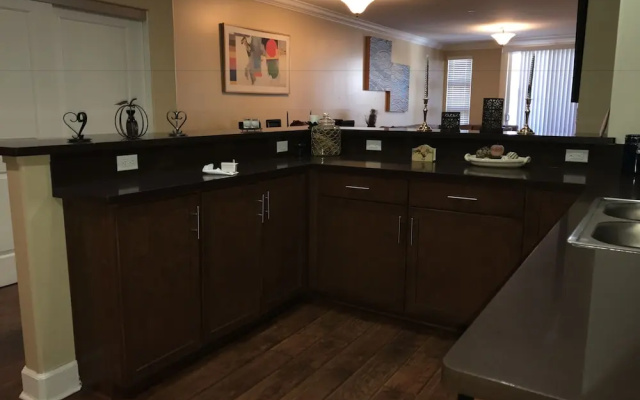 2 Bed 2 Bath in Studio City