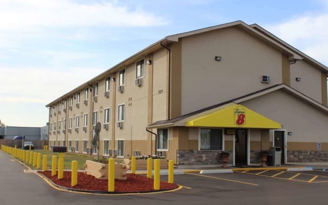 Super 8 by Wyndham Wyoming/Grand Rapids Area