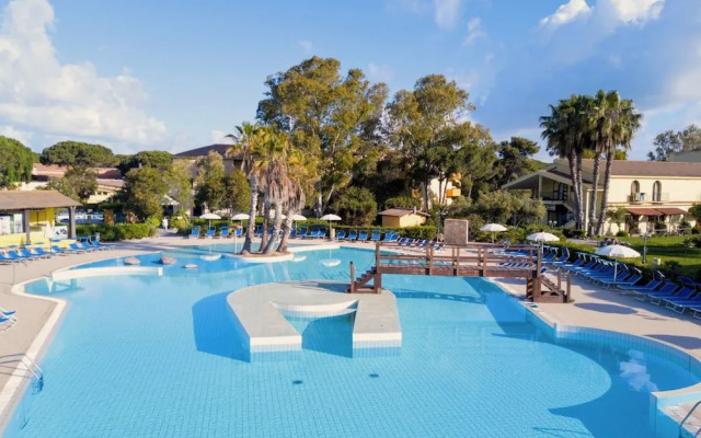 Hotel Ribot with pool in Arborea