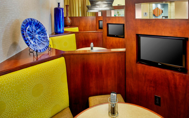 Courtyard by Marriott Hamilton