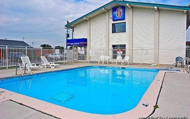 Clarion Pointe