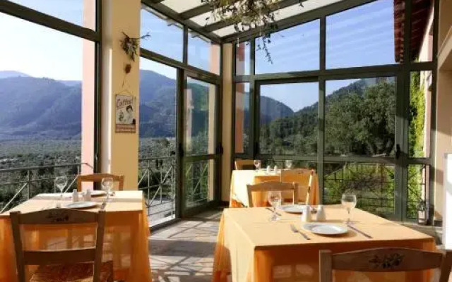 Heracles Guesthouse