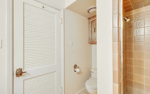 Spacious Home - 6 Mi to Downtown Fresno!