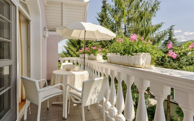 Plush Apartment in St. Kanzian am Klopeinersee with Sauna