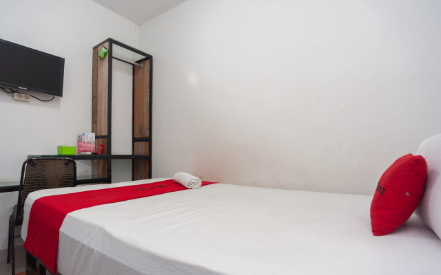 Reddoorz Near Jembatan Makalam
