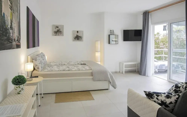 Fantastico 4 - With Large Private Terrace, Free Parking, air Conditioning, BBQ