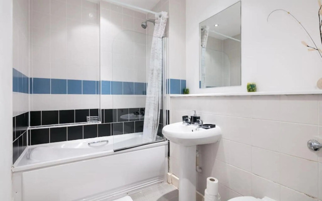 City Centre Apartment With Panoramic View