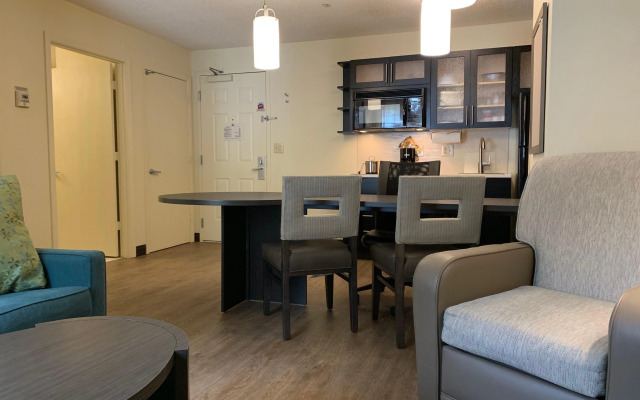 Candlewood Suites Raleigh Crabtree by IHG