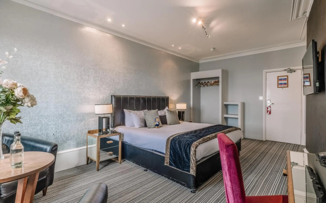 Muthu Westcliff Hotel (Near London Southend Airport)