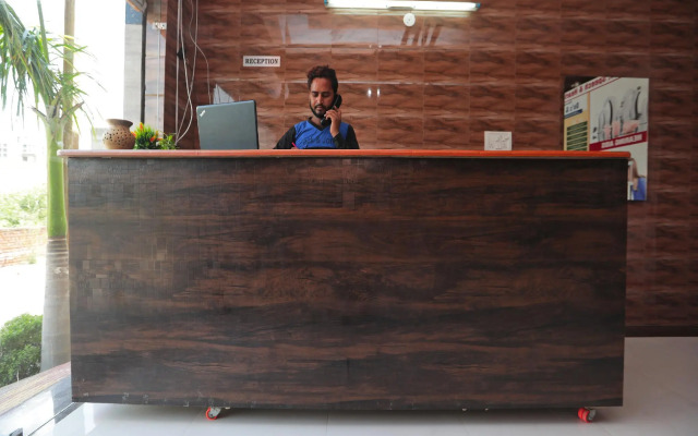 The King Palace Family Hotel by OYO Rooms