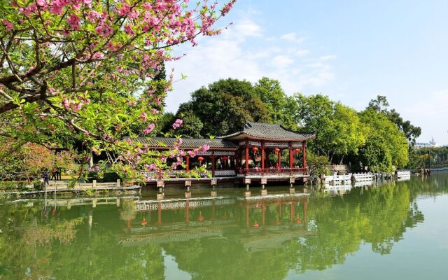 Fuzhou Lakeside Hotel