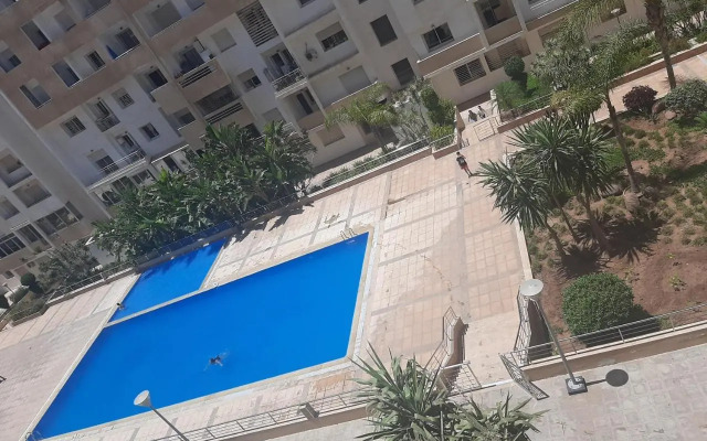 nice little apartment with swimming pool