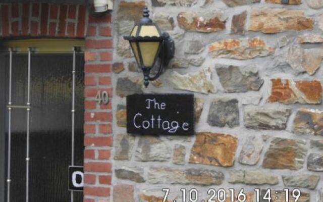 Quaint cottage in Bullingen with Terrace