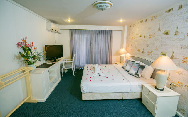 Le Paradis Bangkok Hotel & Residence