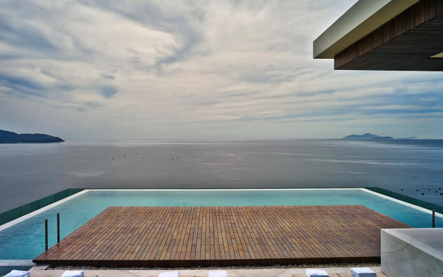 A La Carte Da Nang Beach
