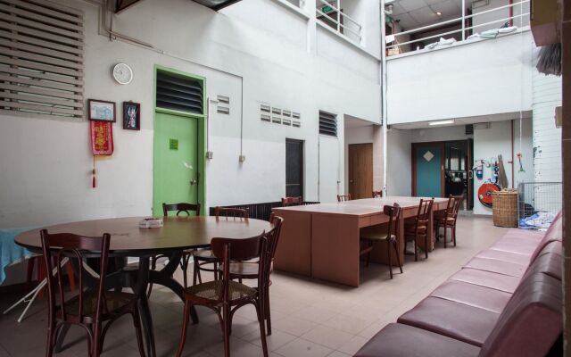 Lai Ming Hotel Cosmoland (SG Clean Certified)