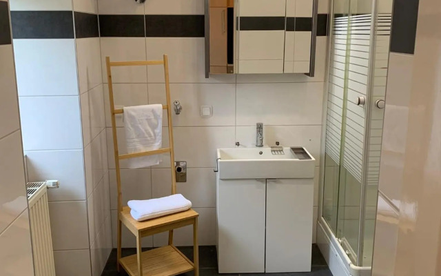 Traverl's Contactless Shelter - by Nahuen Suites