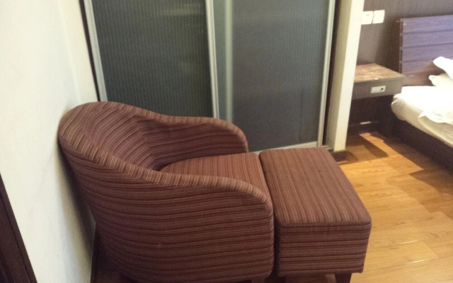 Shanghai Jiarong Apartment Hotel